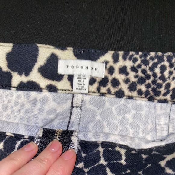 Topshop Belted Buckle Mini Skirt In Animal Print Black Cream, Size 8, MSRP $60 - Picture 5 of 11